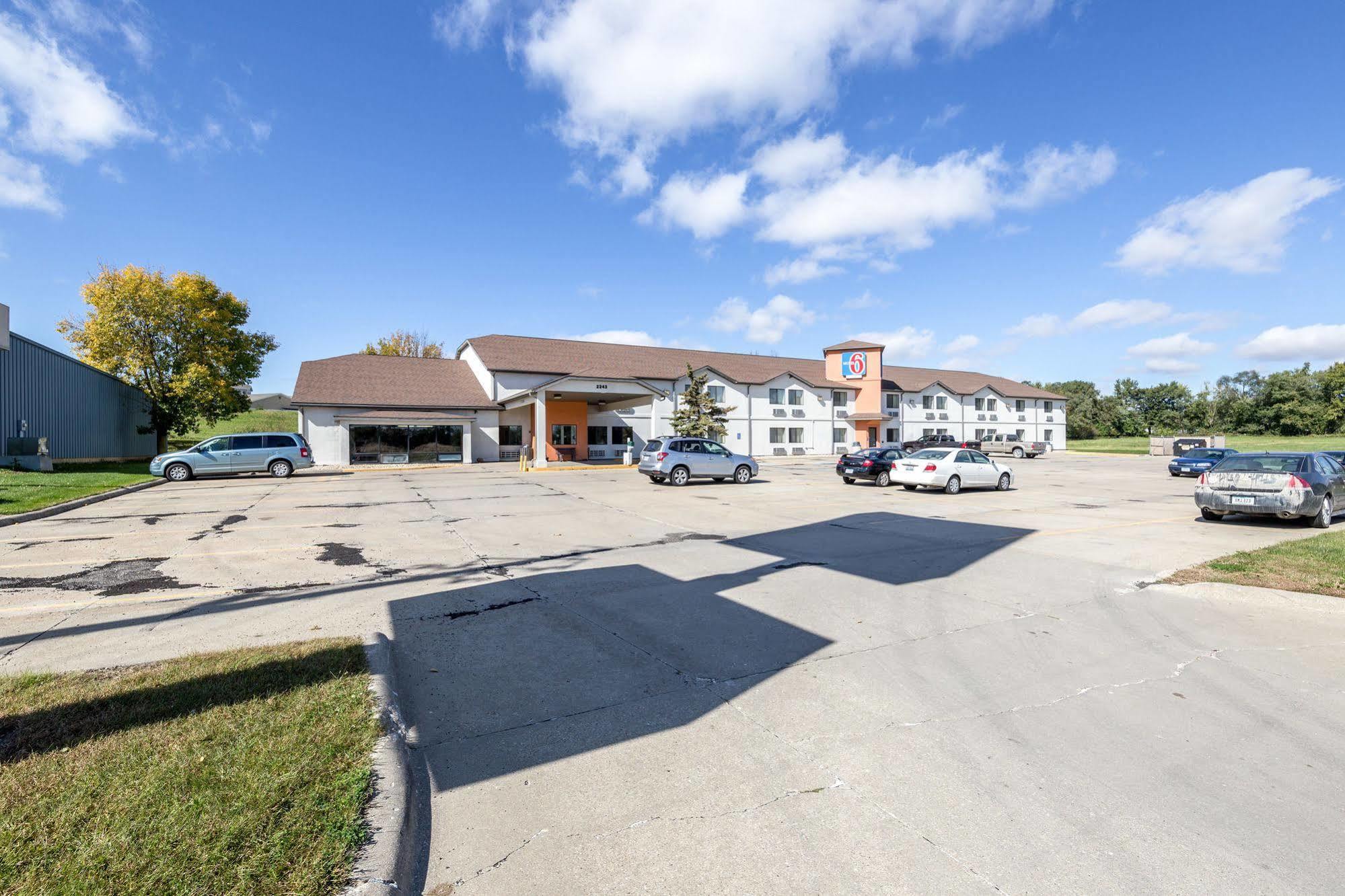 Motel 6-Waterloo, Ia Екстериор снимка